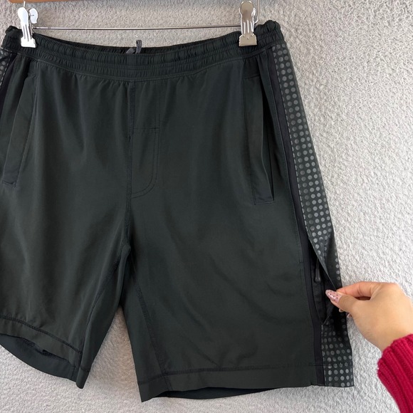 Lululemon Mens Black Athletic Shorts with Dot Print Size L - Picture 5 of 10